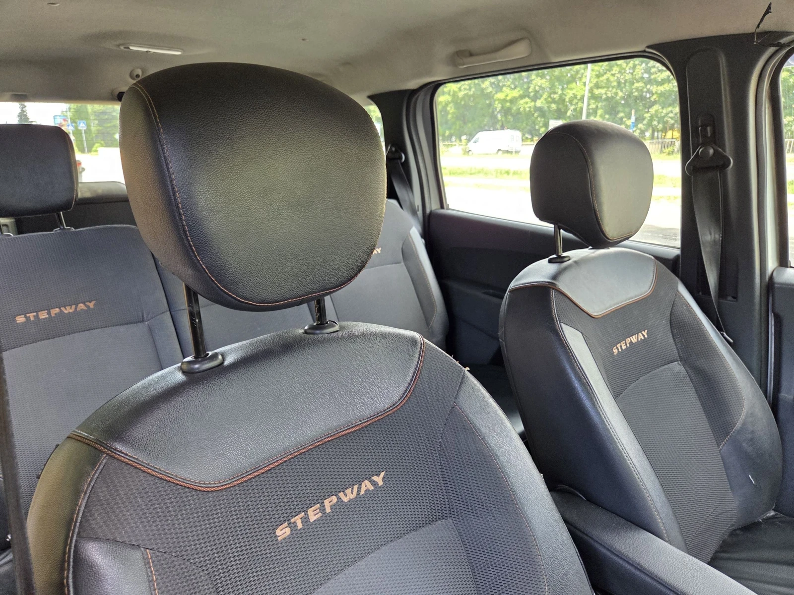 Dacia Lodgy STEPWAY  Газ 7 места, снимка 11 - Автомобили и джипове - 55155829