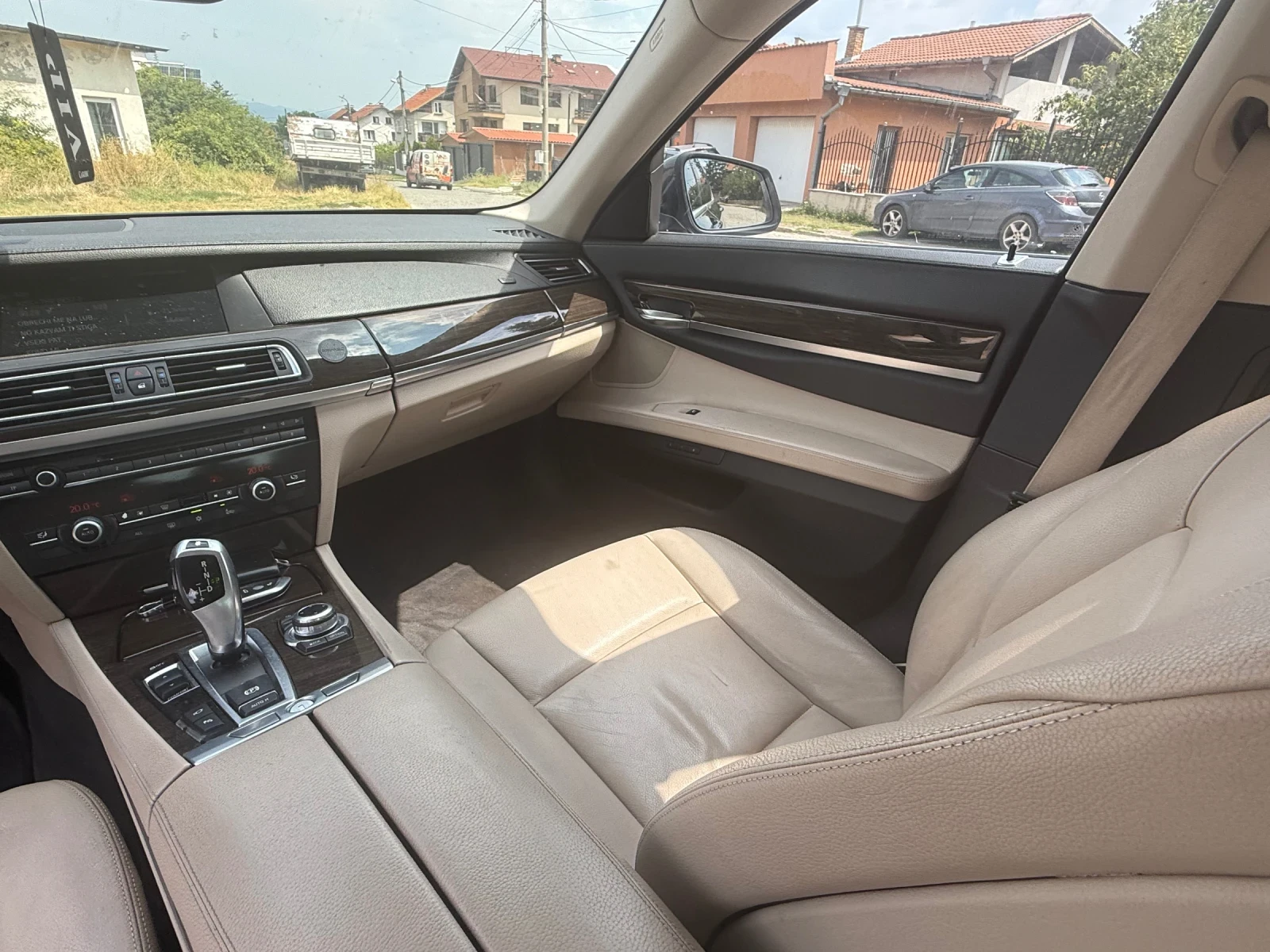 BMW 730, снимка 12 - Автомобили и джипове - 55652523