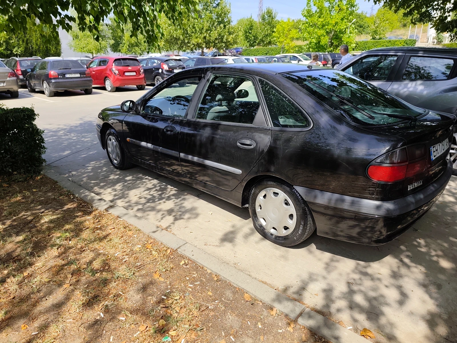 Renault Laguna RXE, снимка 2 - Автомобили и джипове - 55941727