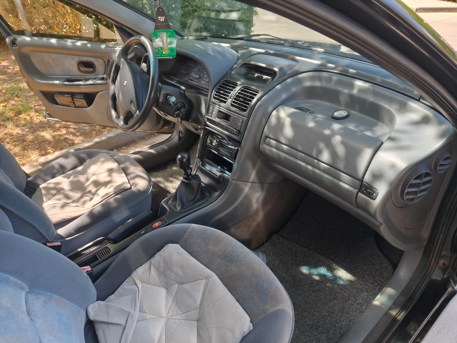 Renault Laguna RXE, снимка 5 - Автомобили и джипове - 55941727