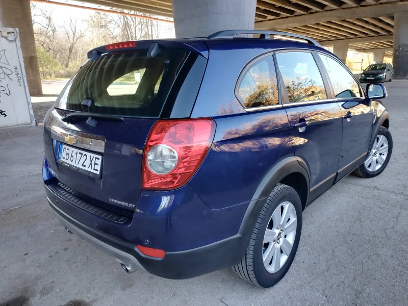 Chevrolet Captiva 2.0 AWD, 7 места / автоматик, снимка 4 - Автомобили и джипове - 47900708