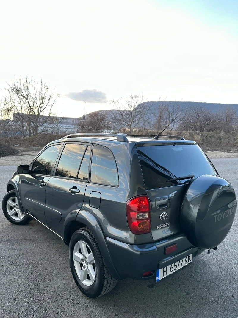 Toyota Rav4 2.0D4D 4Х4 ТОП СЪСТОЯНИЕ!, снимка 4 - Автомобили и джипове - 48802041