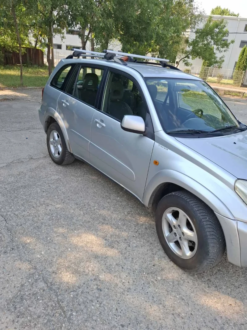 Toyota Rav4, снимка 4 - Автомобили и джипове - 52472473
