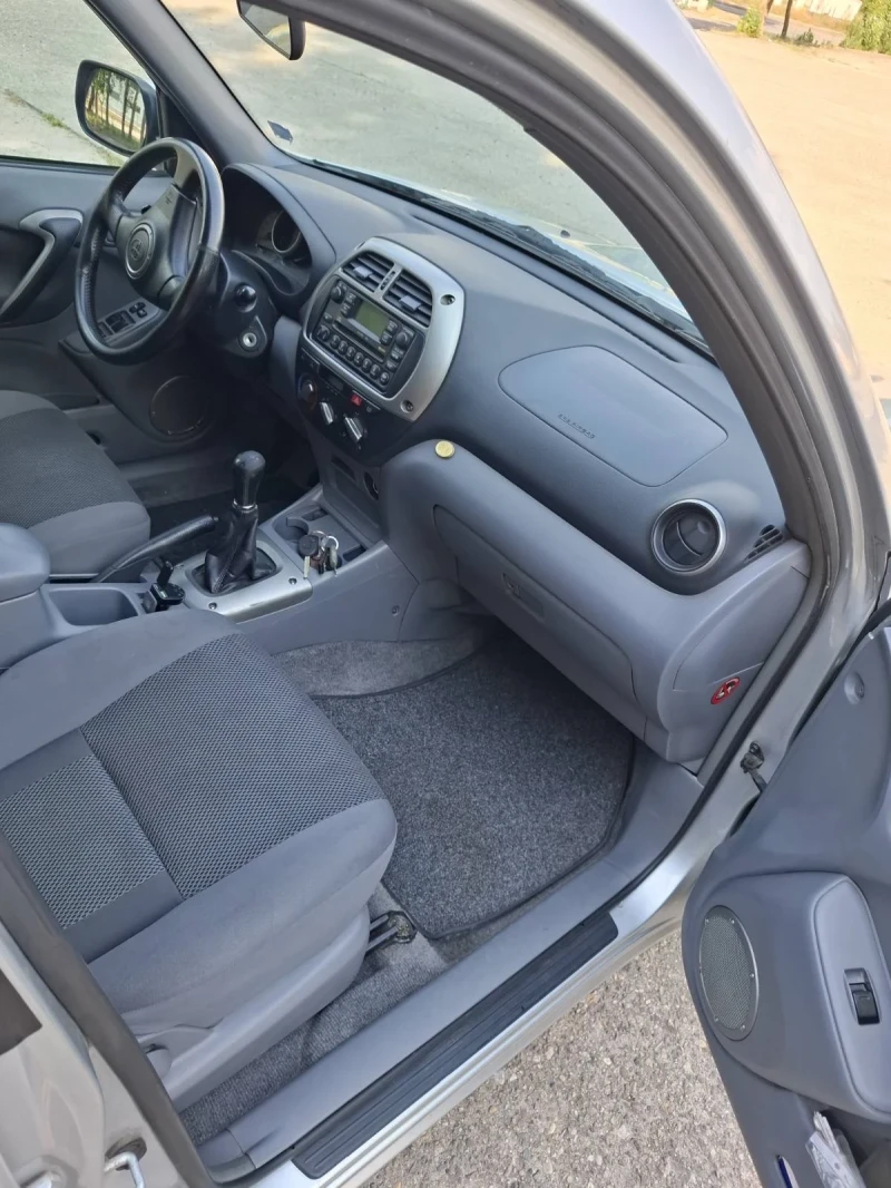 Toyota Rav4, снимка 5 - Автомобили и джипове - 52472473