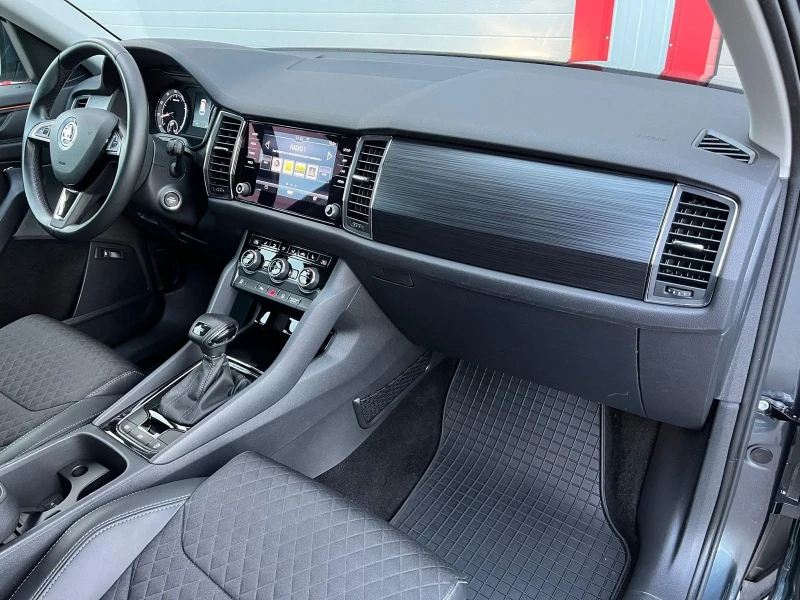 Skoda Kodiaq 1.4I AUTOMATIK KEY LESS NAVI 360KAMERA 7-МЕСТНА, снимка 14 - Автомобили и джипове - 51583082