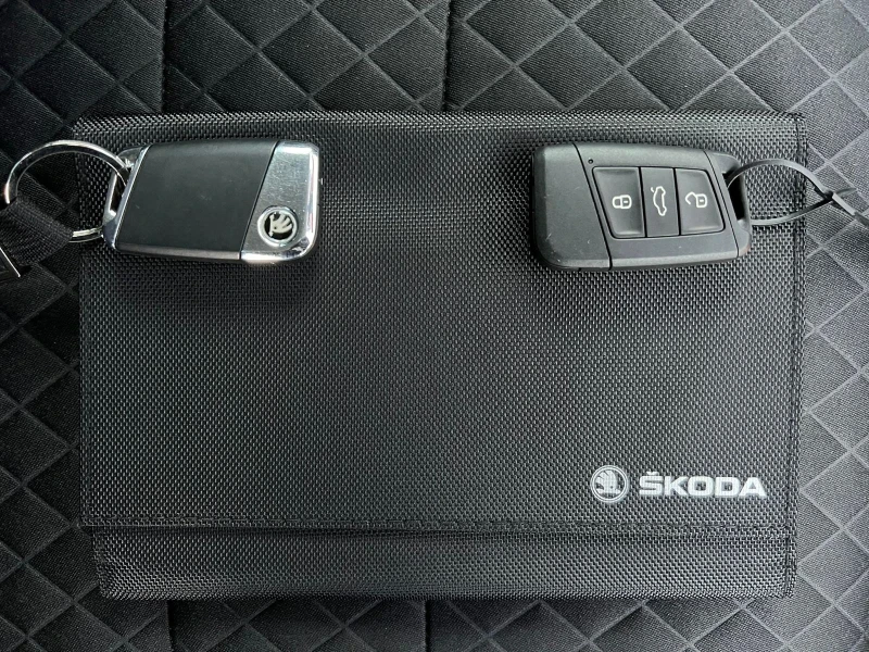 Skoda Kodiaq 1.4I AUTOMATIK KEY LESS NAVI 360KAMERA 7-МЕСТНА, снимка 17 - Автомобили и джипове - 51583082