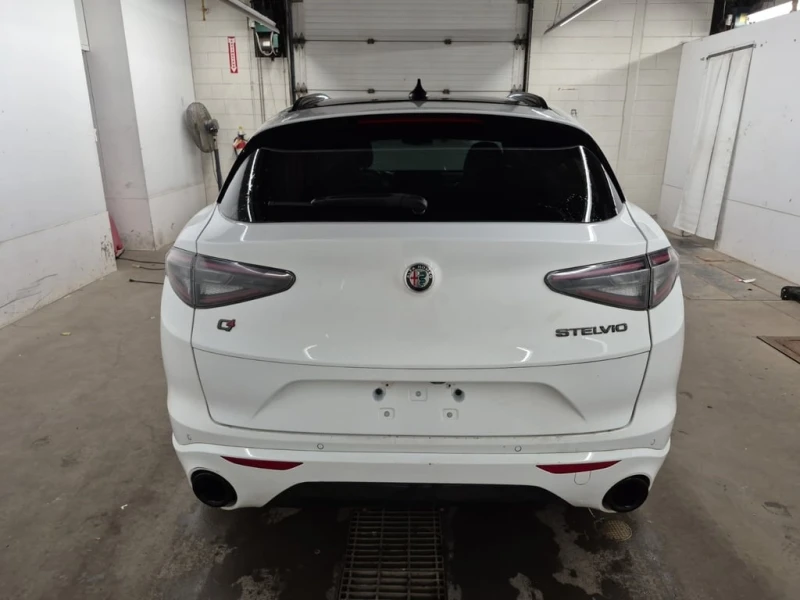 Alfa Romeo Stelvio * Ti Sport * CARFAX * БЕЗ ПЪРВОНАЧАЛНА ВНОСКА, снимка 4 - Автомобили и джипове - 53279074