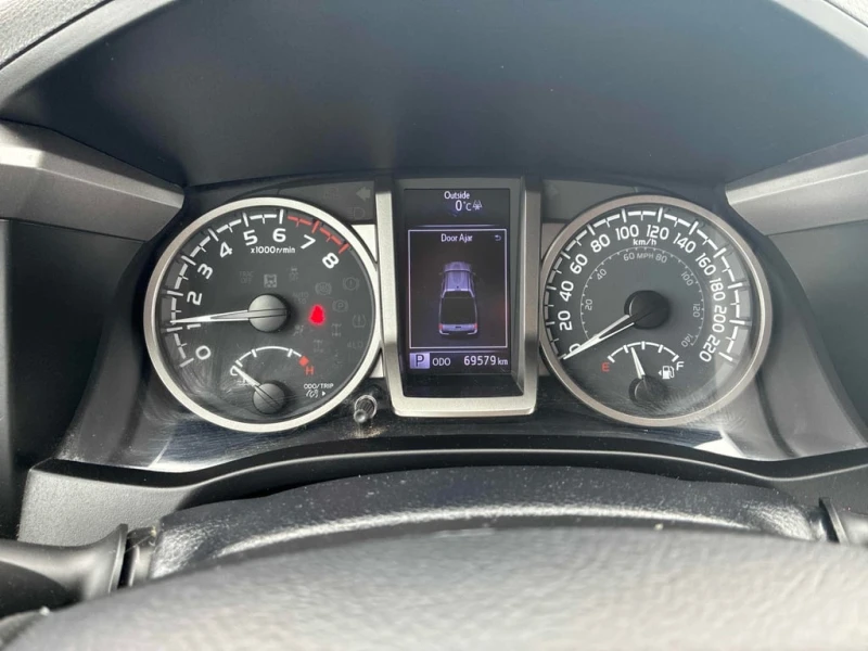 Toyota Tacoma * SR5 * CARFAX * V6 * ПОДГРЕВИ * , снимка 10 - Автомобили и джипове - 53413219