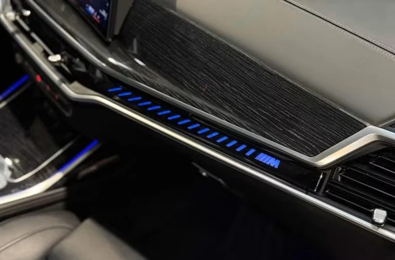 BMW X7 M60i Mild Hybrid xDrive Shadow Line Individual, снимка 13 - Автомобили и джипове - 53646248