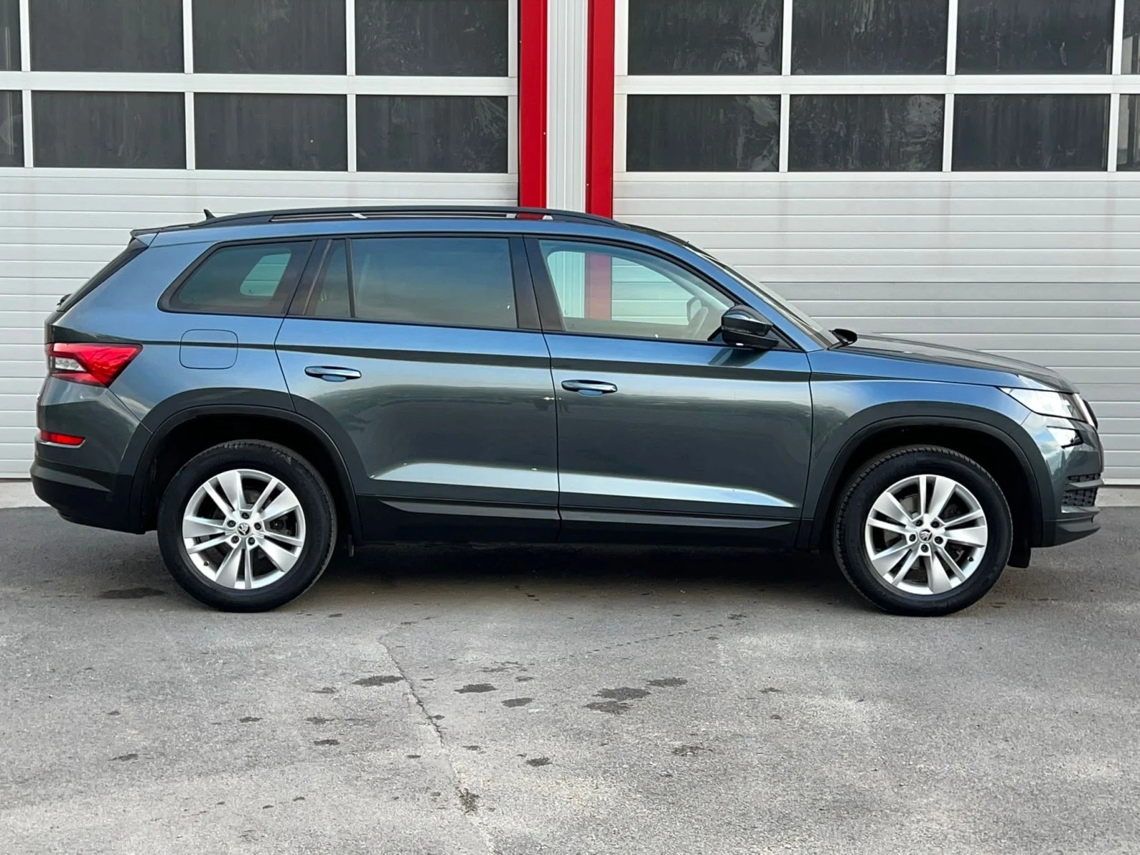 Skoda Kodiaq 1.4I AUTOMATIK KEY LESS NAVI 360KAMERA 7-МЕСТНА - изображение 7