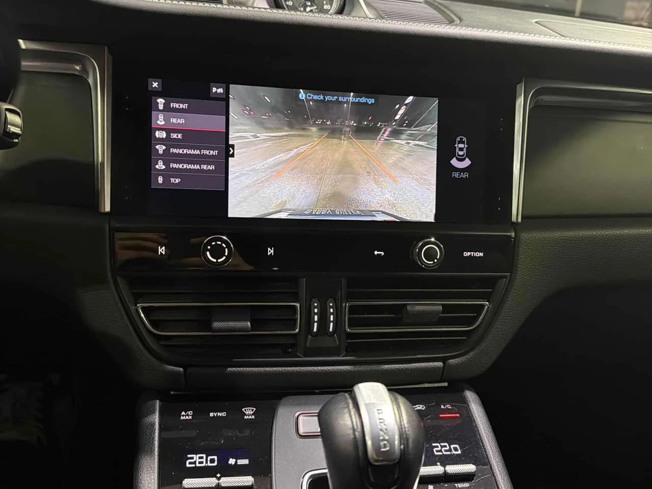 Porsche Macan * AWD * CARFAX * BOSE * ОБДУХВАНЕ * 360 - изображение 9