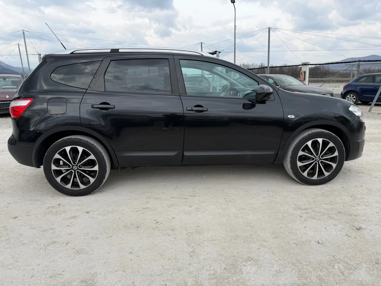 Nissan Qashqai 2.0/150кс 4х4 6+ 1места Кожа Панорама, снимка 8 - Автомобили и джипове - 53925113