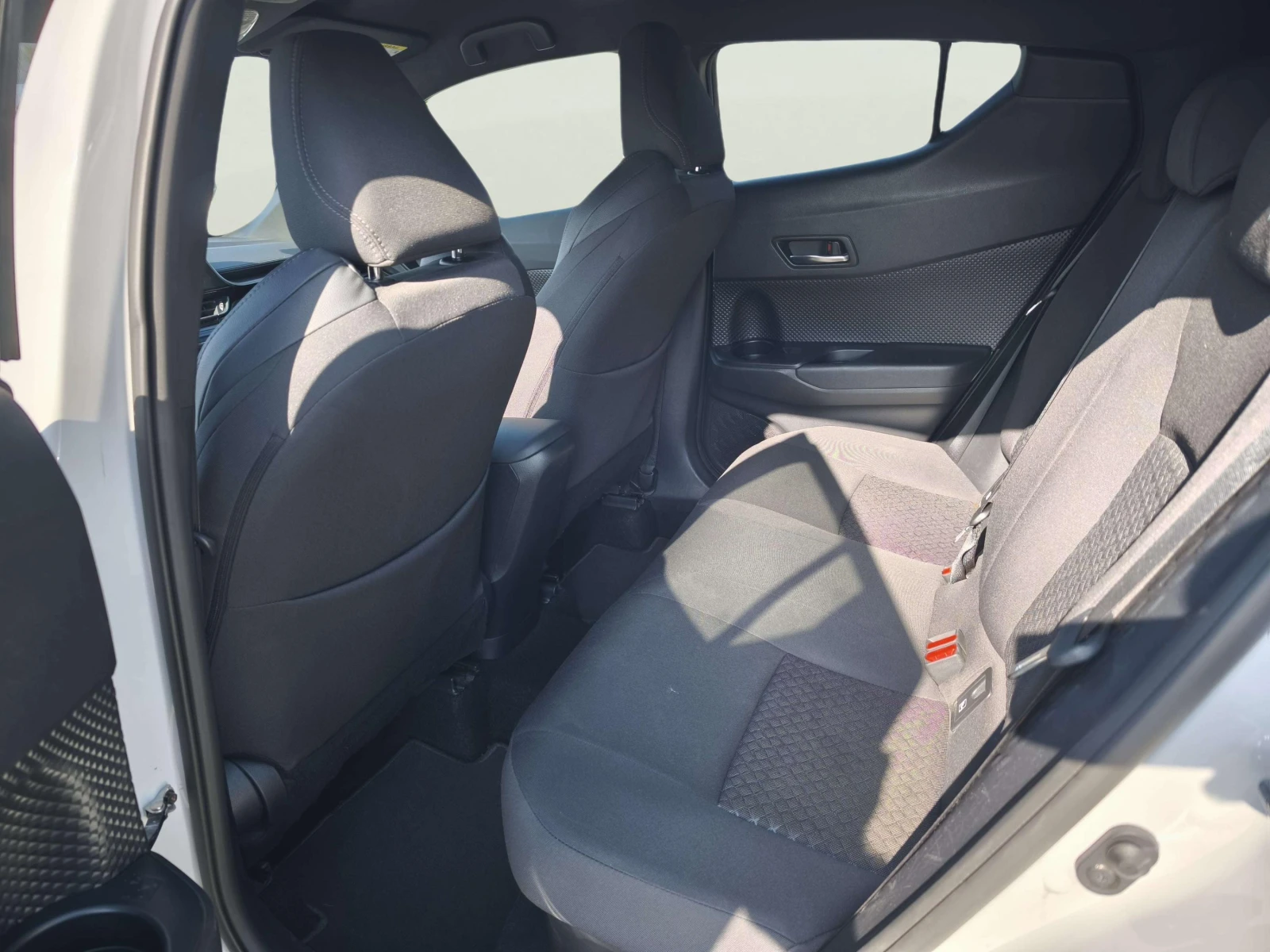 Toyota C-HR 1.8 | Mobile.bg � ����������� 8