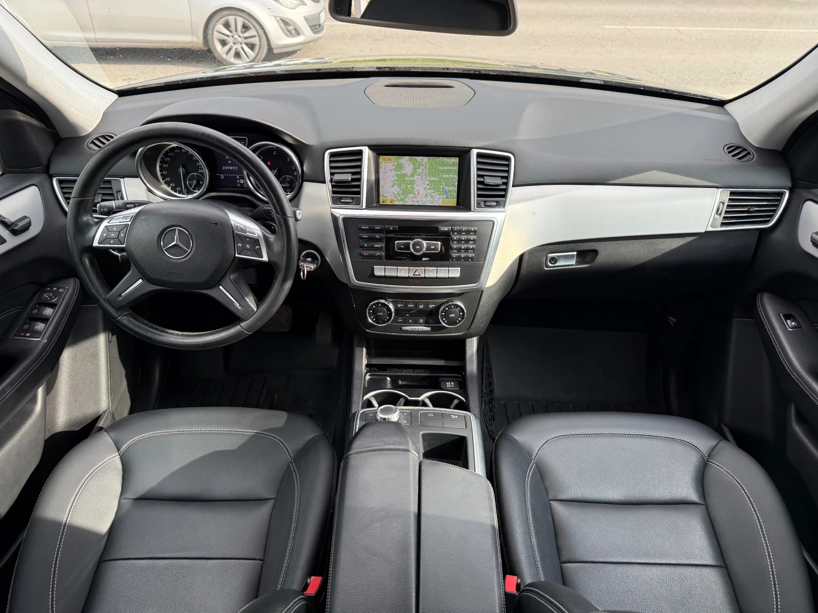 Mercedes-Benz ML 250  3.0 CDI 4-MATIC LIZING, снимка 8 - Автомобили и джипове - 54702855