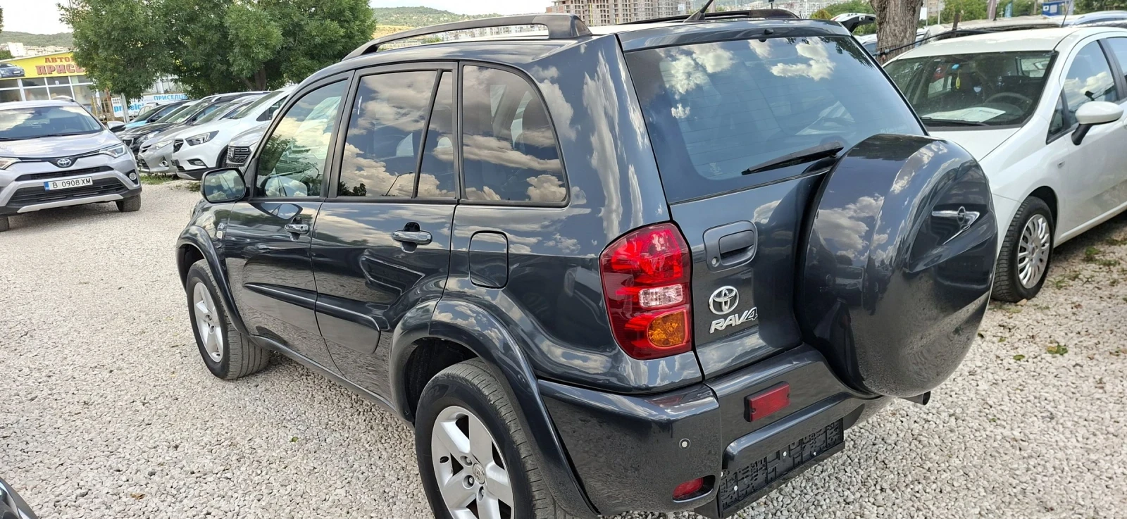 Toyota Rav4 2.0 D4D, снимка 4 - Автомобили и джипове - 55202301