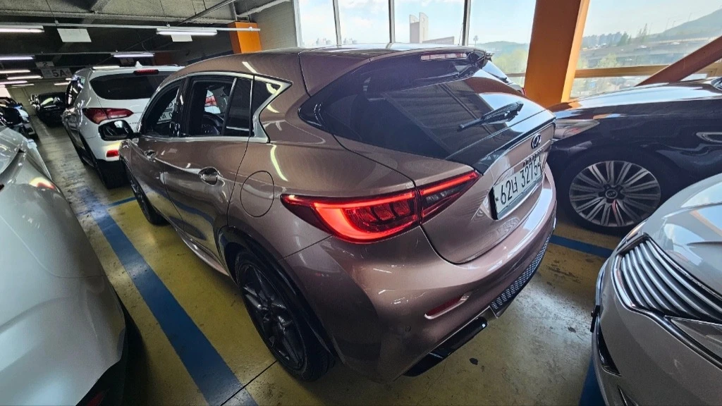 Infiniti Q30 S 2.0T, снимка 4 - Автомобили и джипове - 55220248