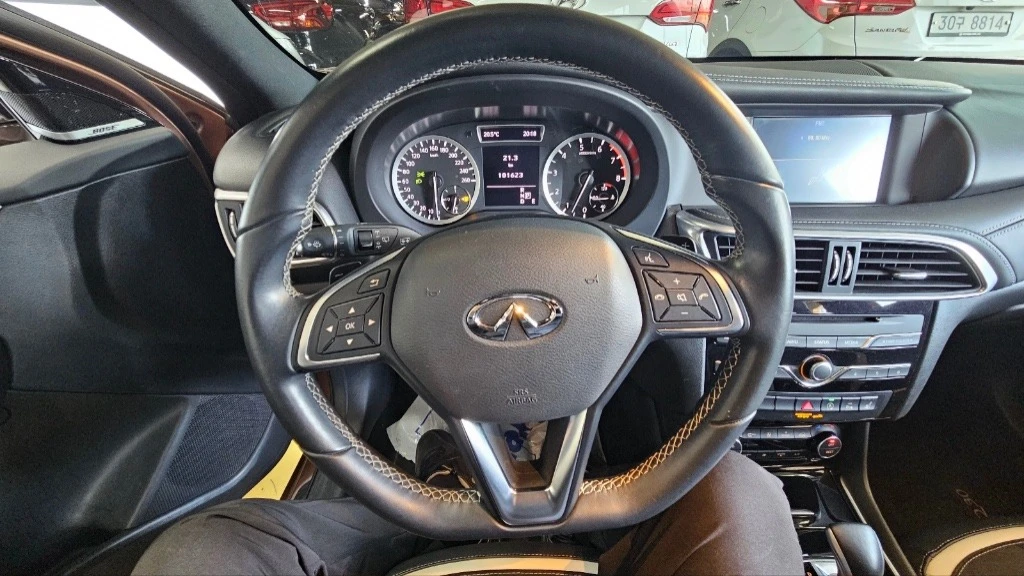 Infiniti Q30 S 2.0T, снимка 9 - Автомобили и джипове - 55220248