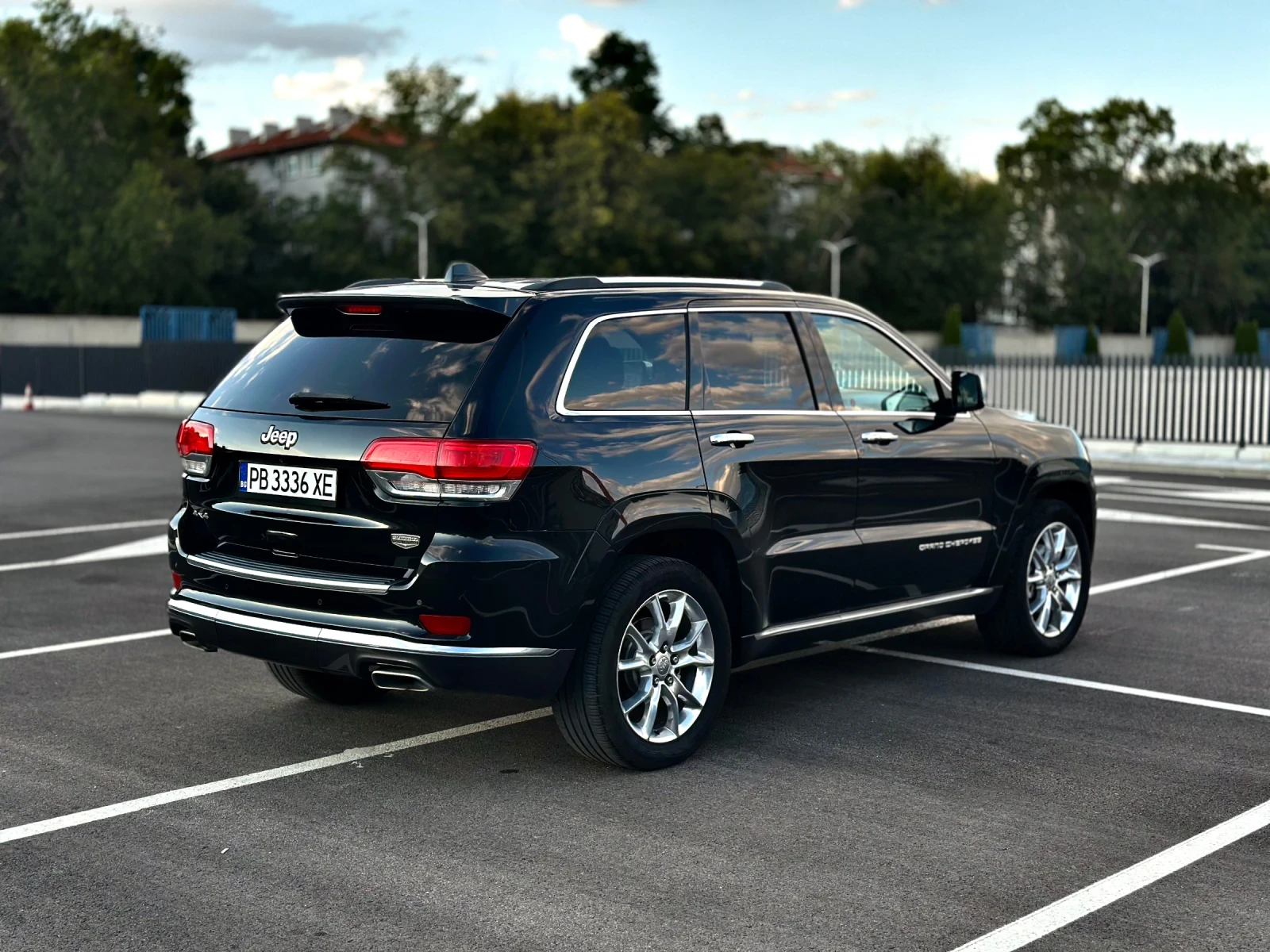 Jeep Grand cherokee SUMMIT 3.6 БЕНЗИН/ГАЗ , снимка 5 - Автомобили и джипове - 55417515