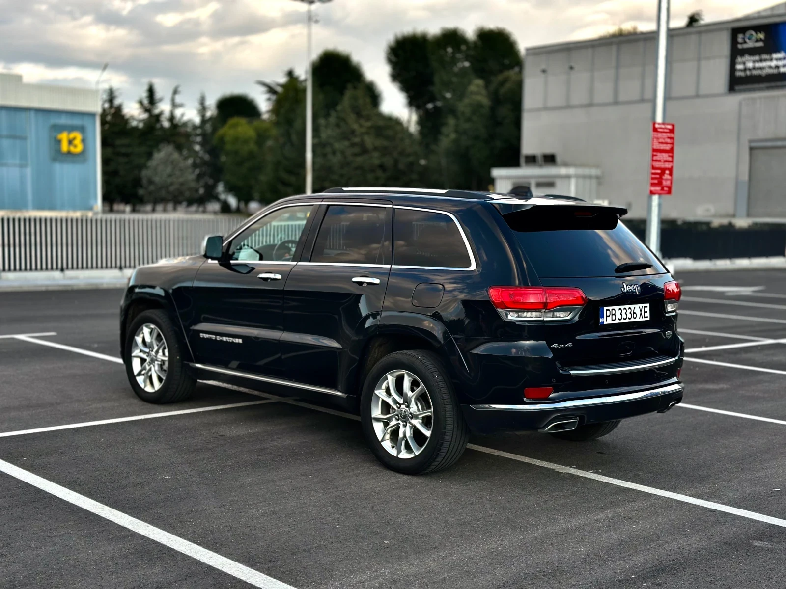 Jeep Grand cherokee SUMMIT 3.6 БЕНЗИН/ГАЗ , снимка 3 - Автомобили и джипове - 55417515