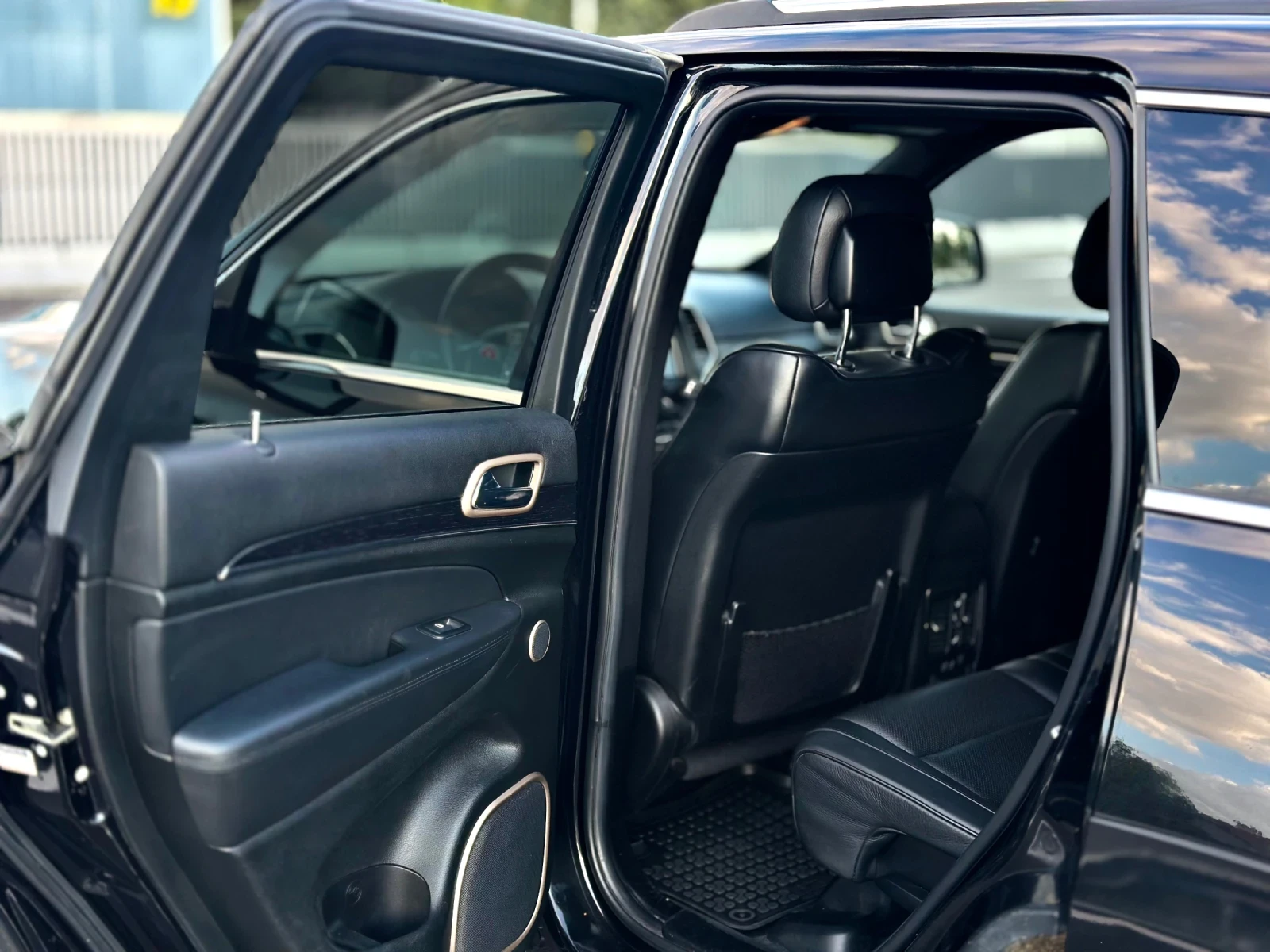 Jeep Grand cherokee SUMMIT 3.6 БЕНЗИН/ГАЗ , снимка 7 - Автомобили и джипове - 55417515