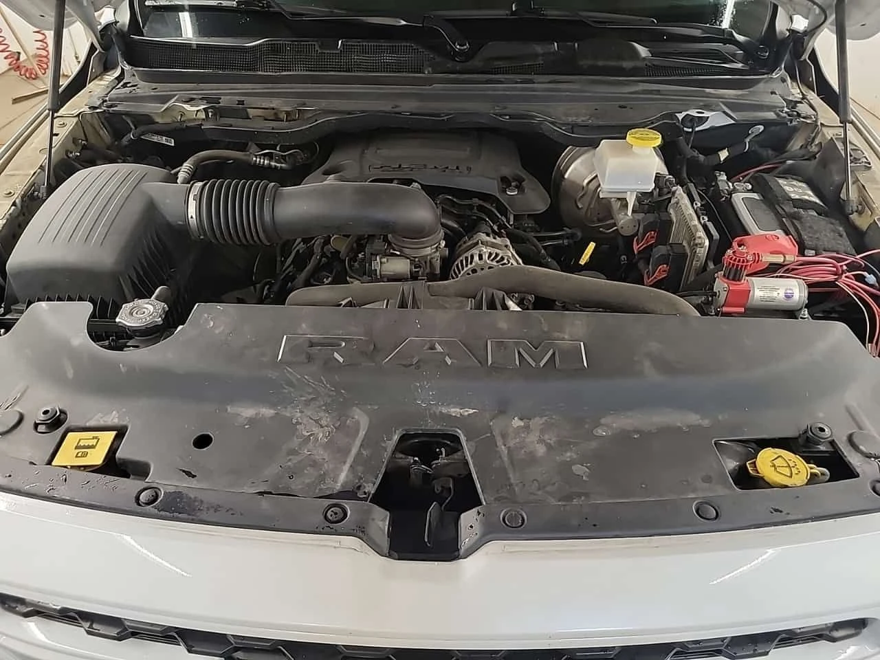 Dodge RAM 1500 SPORT CREW CAB STANDARD BED| KEYLESS| ЗАДНА КАМЕРА, снимка 16 - Автомобили и джипове - 55542140