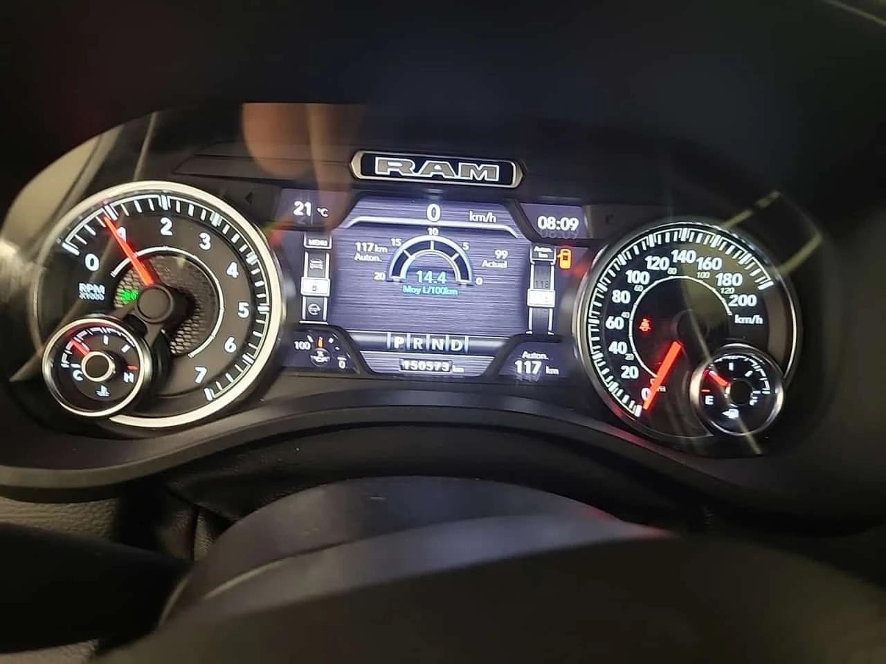 Dodge RAM 1500 SPORT CREW CAB STANDARD BED| KEYLESS| ЗАДНА КАМЕРА, снимка 9 - Автомобили и джипове - 55542140