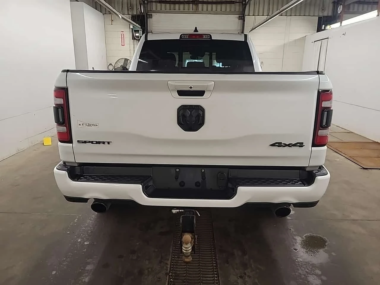 Dodge RAM 1500 SPORT CREW CAB STANDARD BED| KEYLESS| ЗАДНА КАМЕРА, снимка 17 - Автомобили и джипове - 55542140