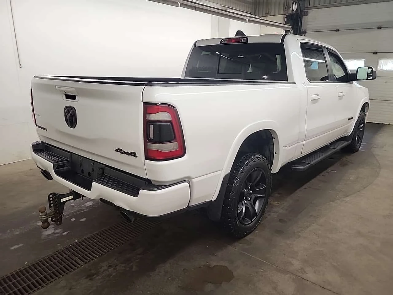 Dodge RAM 1500 SPORT CREW CAB STANDARD BED| KEYLESS| ЗАДНА КАМЕРА, снимка 3 - Автомобили и джипове - 55542140