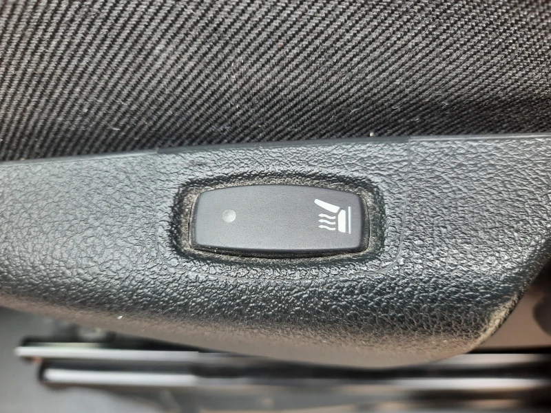 Opel Vivaro Пътнически ПЕРФЕКТЕН , снимка 8 - Бусове и автобуси - 52681042