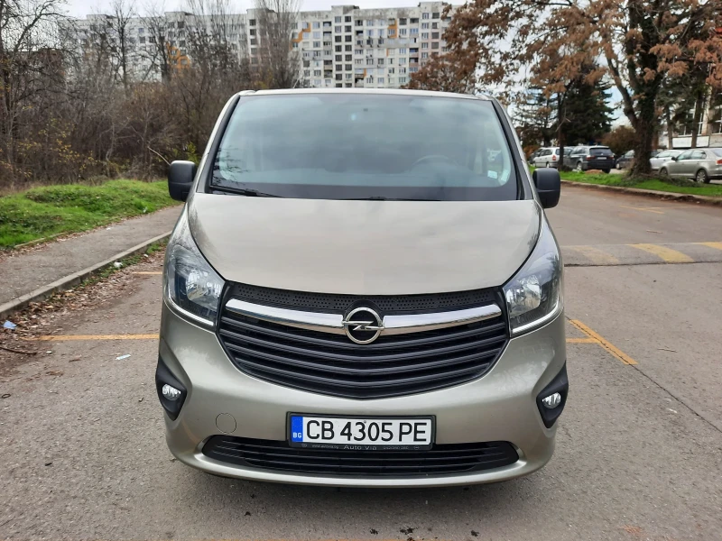 Opel Vivaro Пътнически ПЕРФЕКТЕН , снимка 3 - Бусове и автобуси - 52681042