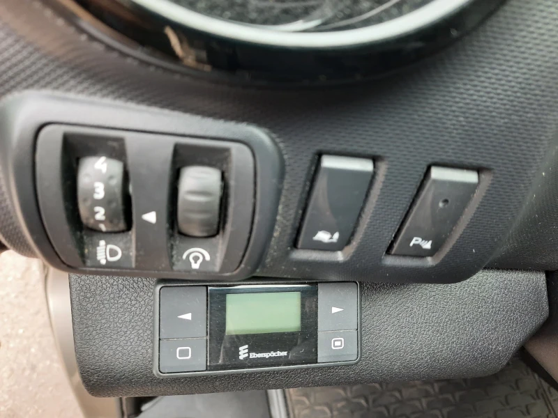 Opel Vivaro Пътнически ПЕРФЕКТЕН , снимка 6 - Бусове и автобуси - 52681042