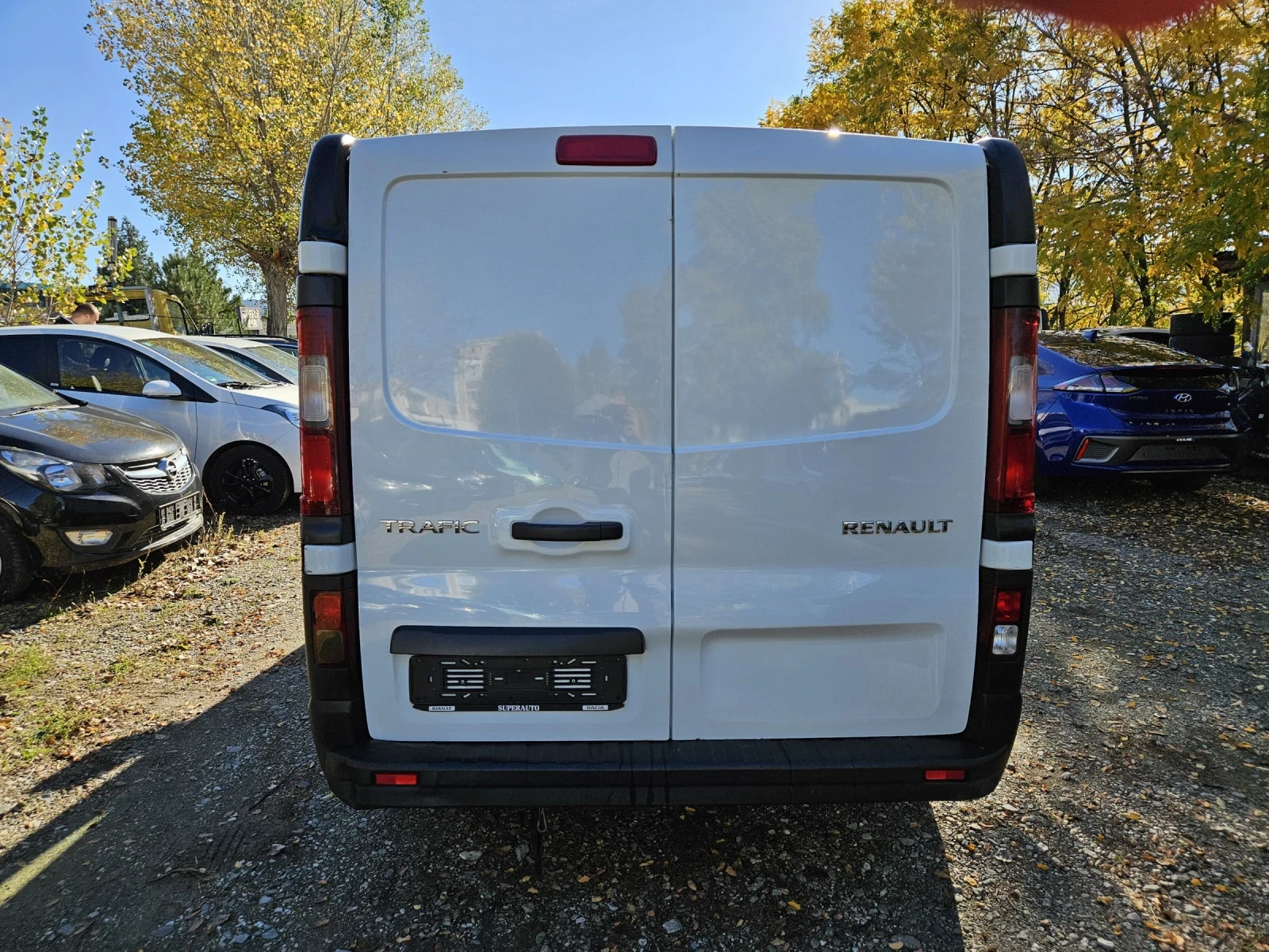 Renault Trafic 1.6 dci euro6 - изображение 4