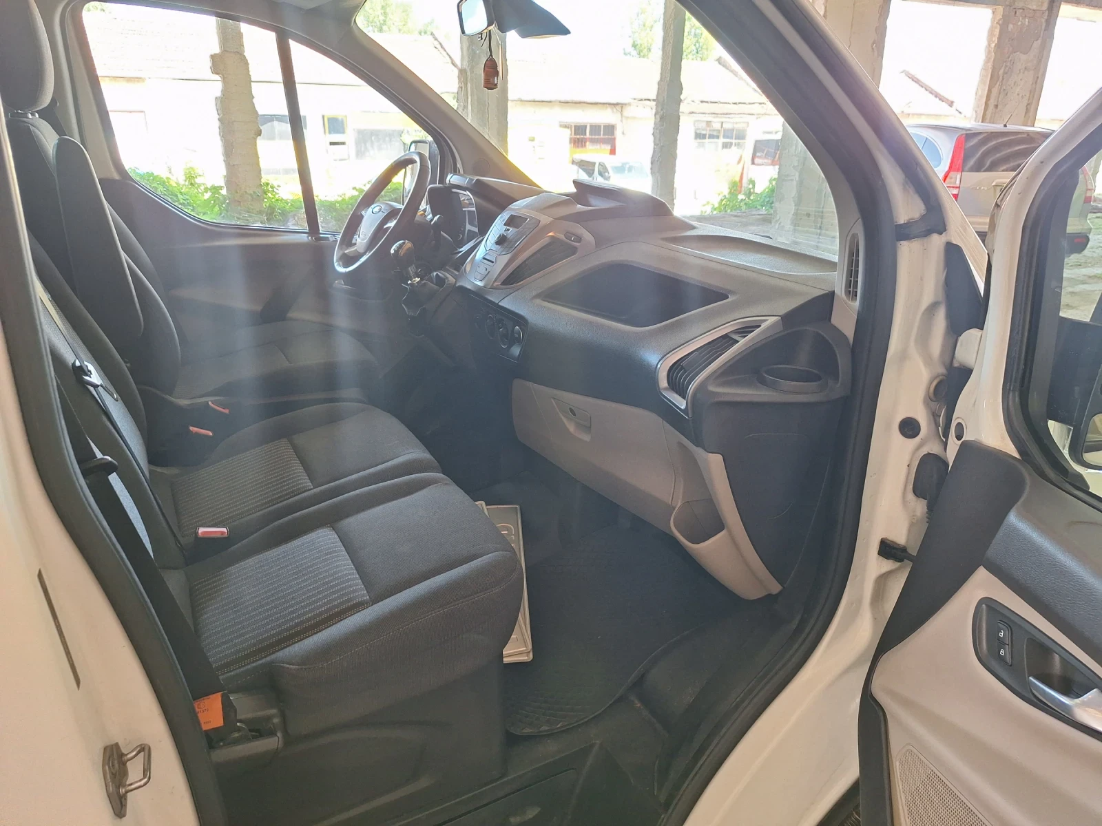 Ford Transit Custom 2.2 tdci, снимка 7 - Бусове и автобуси - 55535159