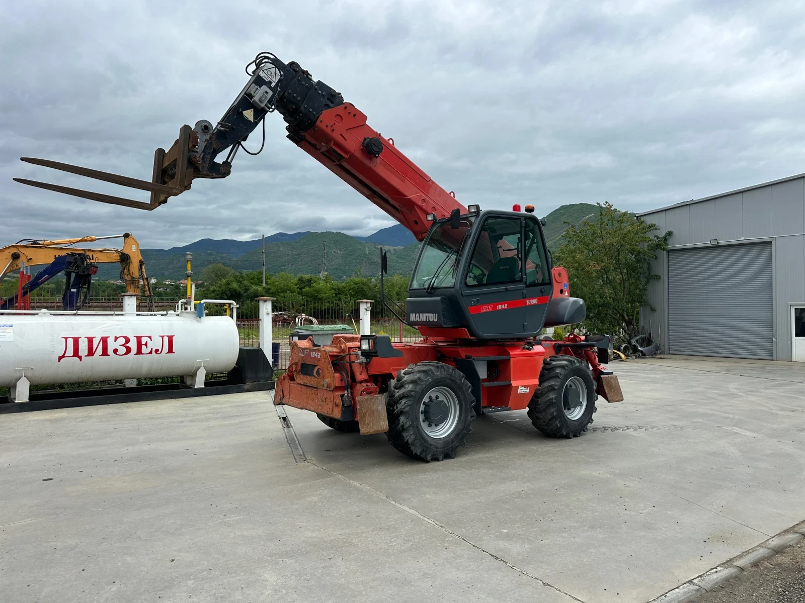 Телескопични товарачи Manitou MRT1842, снимка 5 - Индустриална техника - 54580498