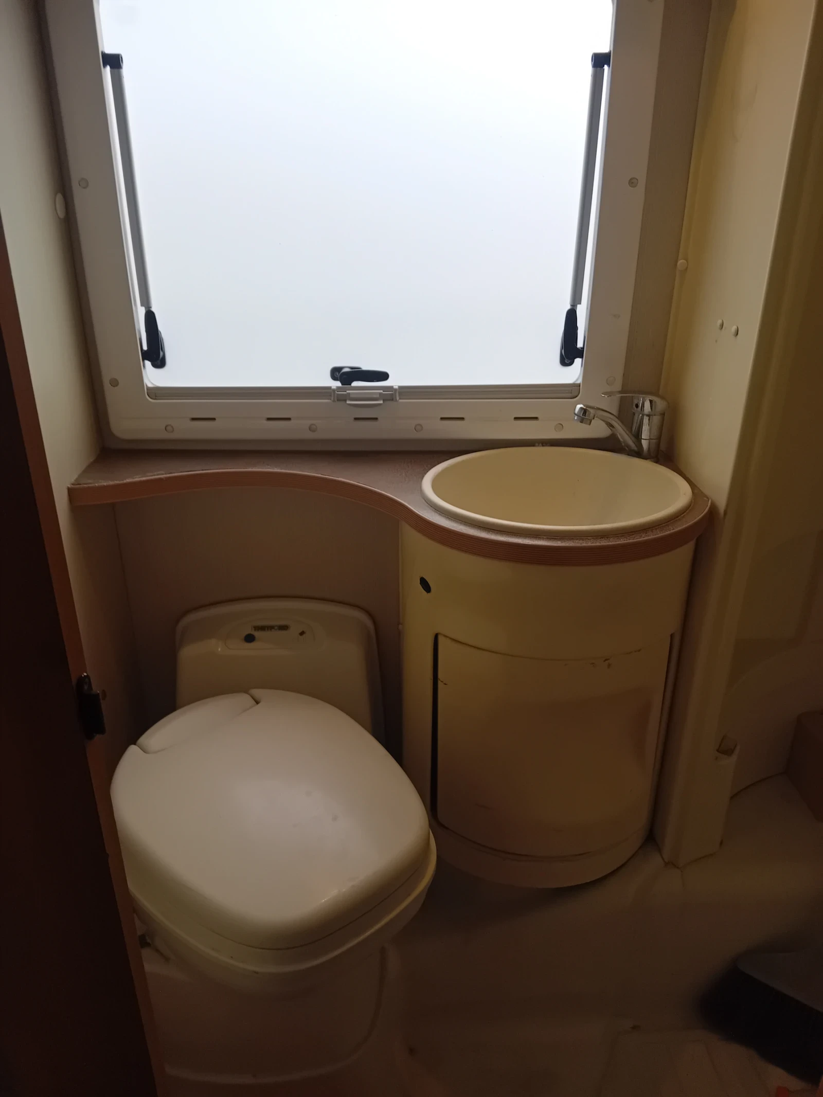 Кемпер Challenger Fiat, снимка 13 - Каравани и кемпери - 53739955