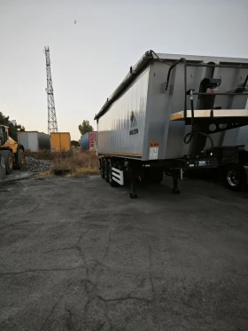 Полуремарке Wielton 42m3, снимка 2