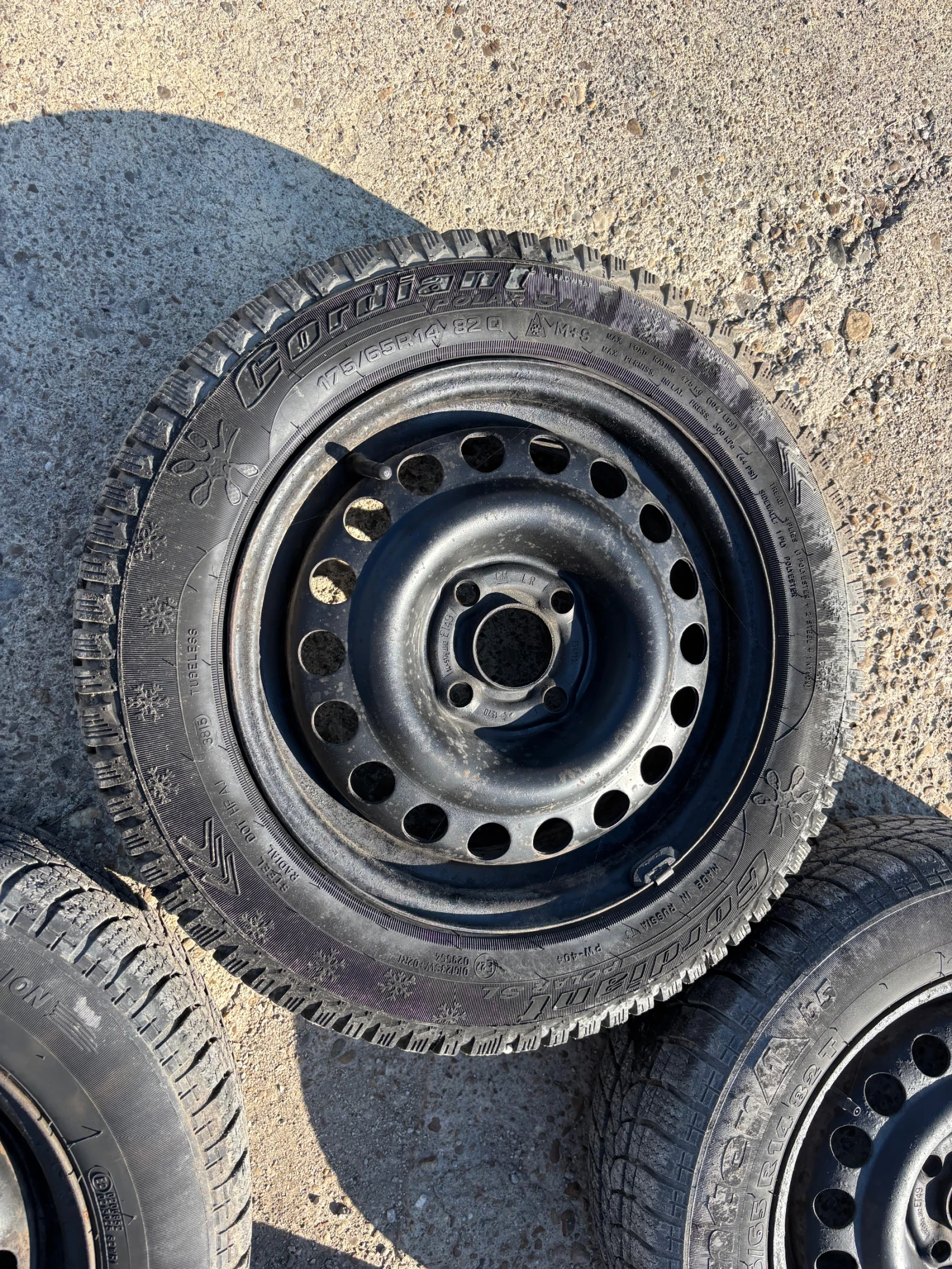 Гуми с джанти Tigar 175/65R14, снимка 3 - Гуми и джанти - 54428888