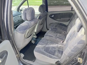 Renault Scenic 1.6 i, снимка 11 - Автомобили и джипове - 53375767