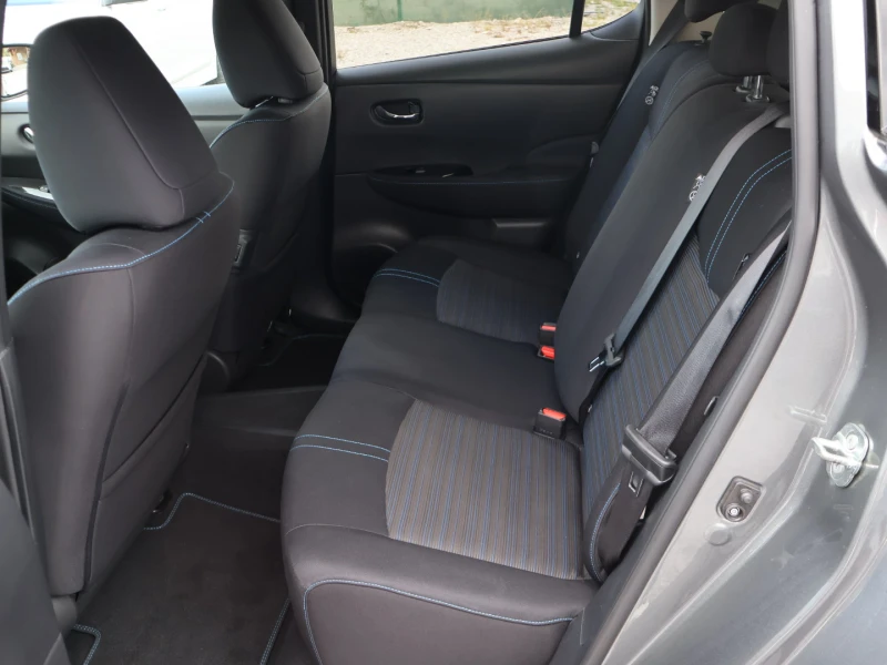 Nissan Leaf  n-connecta 40kwh 150cv, снимка 13 - Автомобили и джипове - 52015403