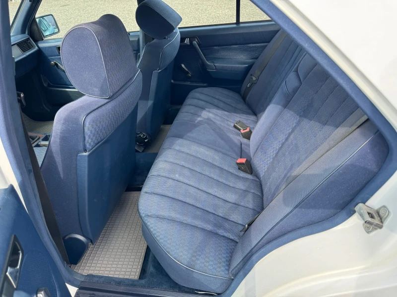 Mercedes-Benz 190 1.8 , снимка 13 - Автомобили и джипове - 52203249