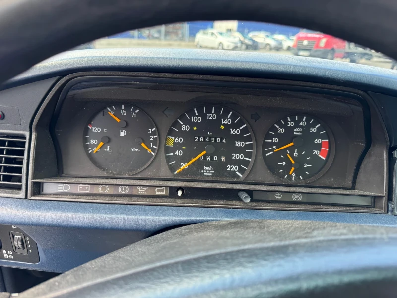 Mercedes-Benz 190 1.8 , снимка 9 - Автомобили и джипове - 52203249