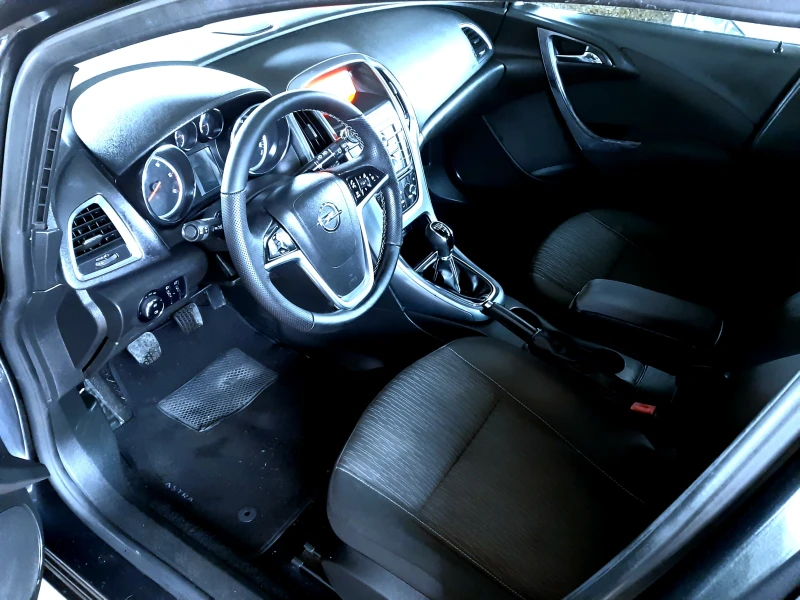 Opel Astra 1.7COSMO-FACELIFT-ИТАЛИЯ ! ! ! , снимка 7 - Автомобили и джипове - 52697817
