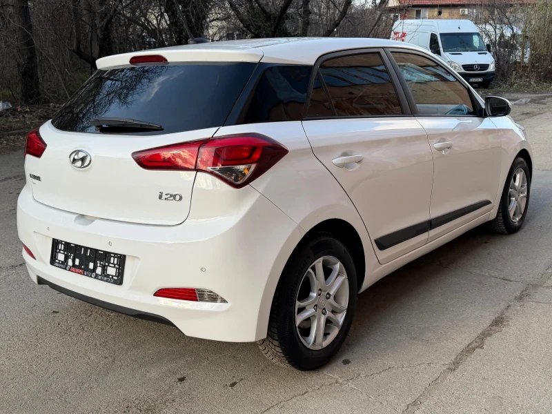 Hyundai I20 бензин, снимка 5 - Автомобили и джипове - 52944630