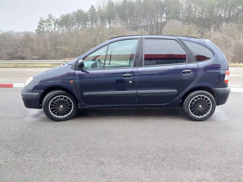 Renault Scenic 1.6 i, снимка 5 - Автомобили и джипове - 53375767