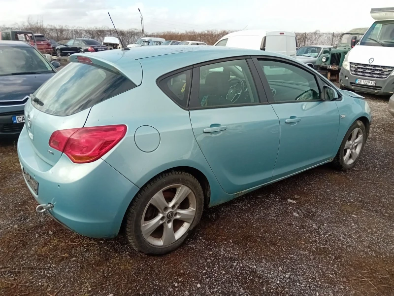 Opel Astra БРАКУВАНА ПАЛИ ЦЯЛА ЗА ЧАСТИ А17DTR, снимка 6 - Автомобили и джипове - 53583478