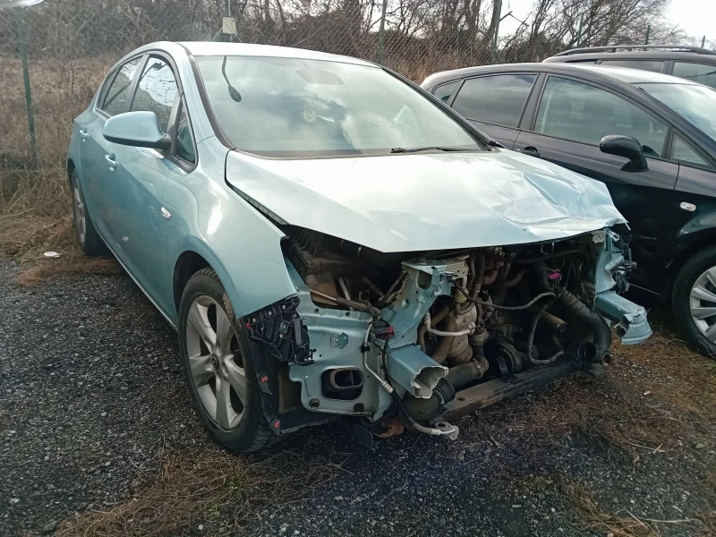 Opel Astra БРАКУВАНА ПАЛИ ЦЯЛА ЗА ЧАСТИ А17DTR