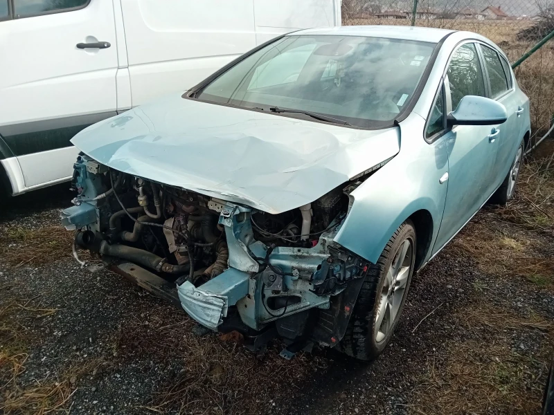Opel Astra БРАКУВАНА ПАЛИ ЦЯЛА ЗА ЧАСТИ А17DTR, снимка 2 - Автомобили и джипове - 53583478