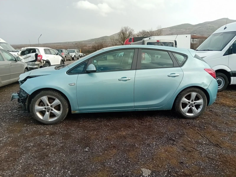 Opel Astra БРАКУВАНА ПАЛИ ЦЯЛА ЗА ЧАСТИ А17DTR, снимка 7 - Автомобили и джипове - 53583478