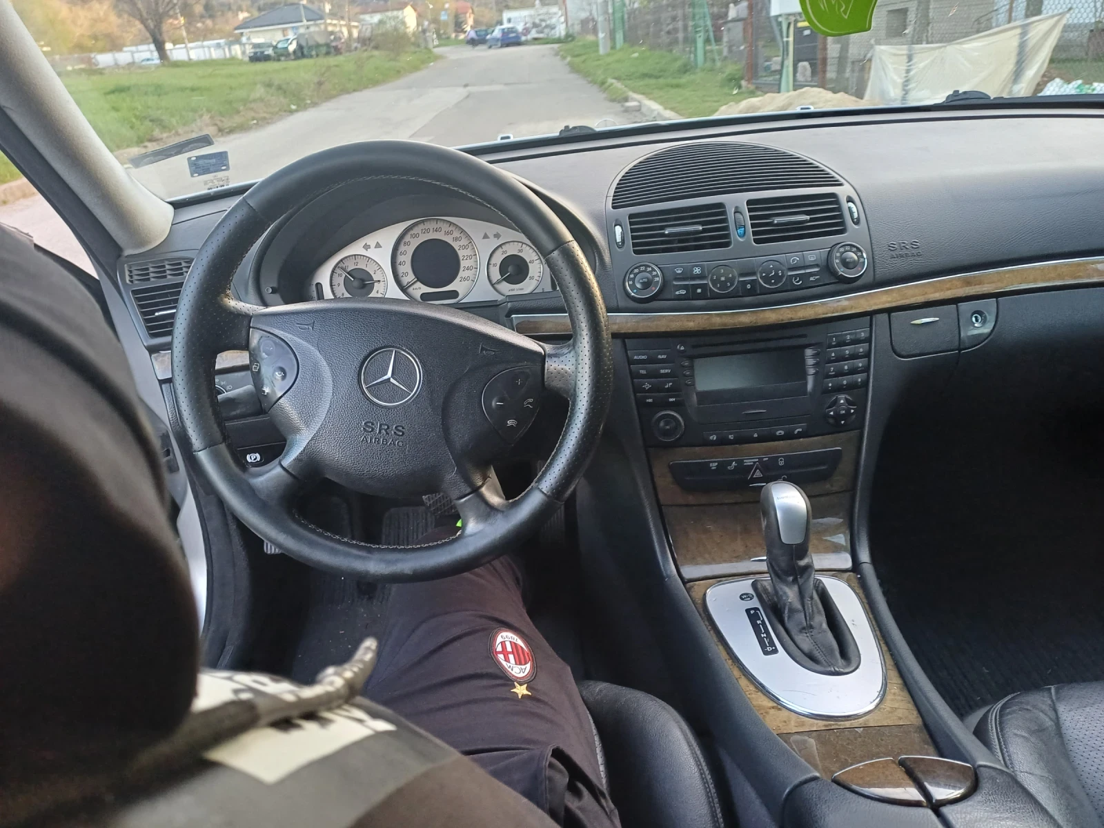 Mercedes-Benz E 270  - изображение 3