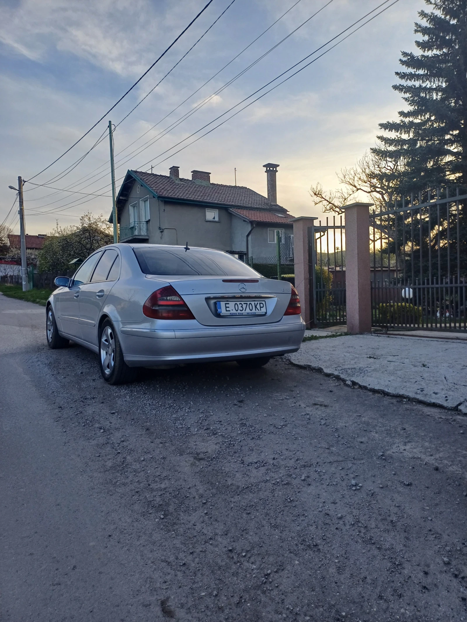 Mercedes-Benz E 270  - изображение 7